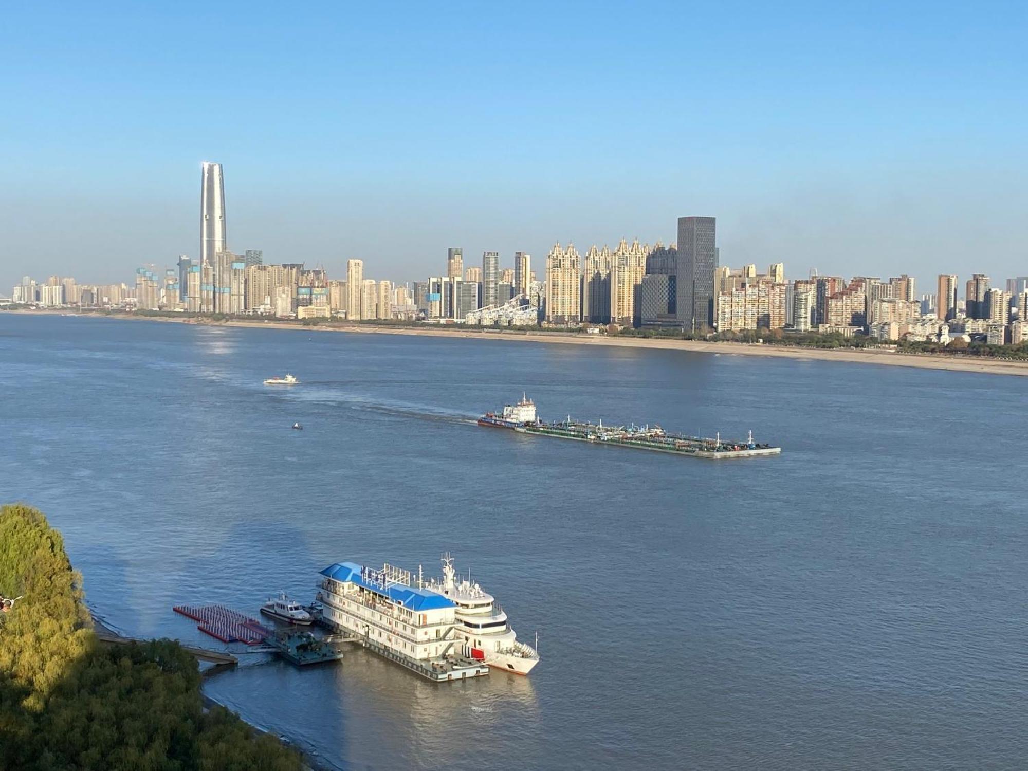 Holiday Inn Wuhan Riverside, An Ihg Hotel Extérieur photo